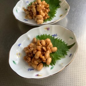 簡単おつまみ☆煎り大豆とアーモンドの味噌マヨあえ